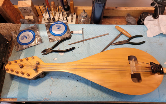 Gadulka in the workshop