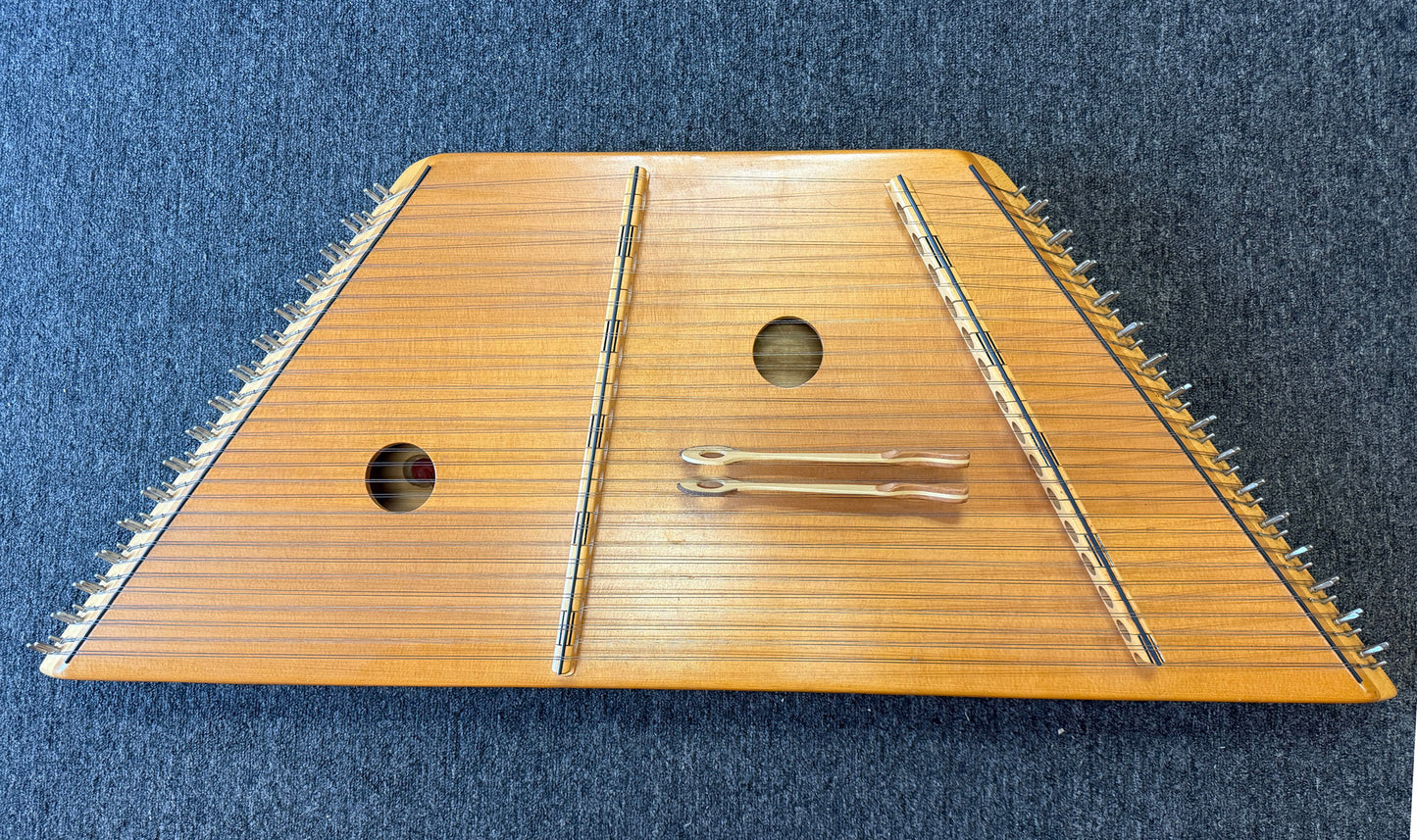 Master Works Hammered Dulcimer 16/15, Used