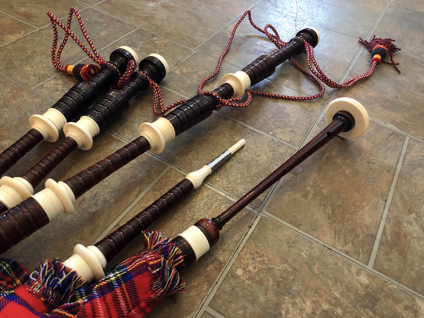 Highland Pipes Full Size Bagpipes Kit, Rosewood with Case, Instructions, and More Bagpipes Lark in the Morning