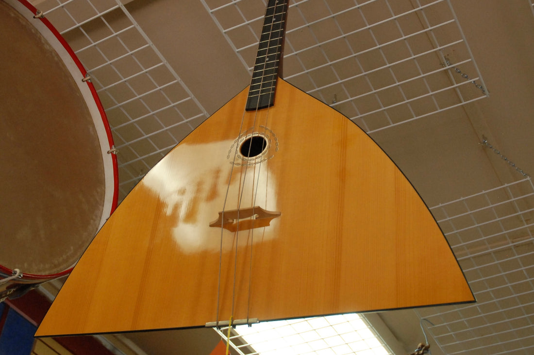 The Balalaika: History and Information